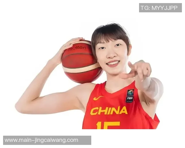 女篮凯旋回国杨力维坐轮椅!韩旭将战大运会